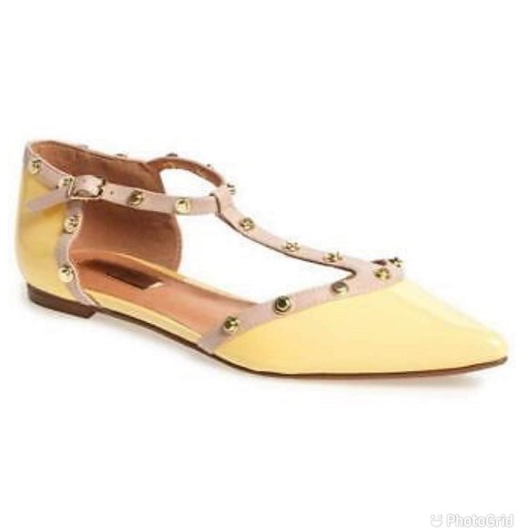 Halogen Olson Size 7 Pointy Studded Flats Pointed Toe Womens Yellow Gold Leather - Picture 2 of 10